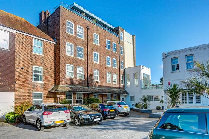 3 Bedroom Flat To Rent In Hove Street, Hove, BN3