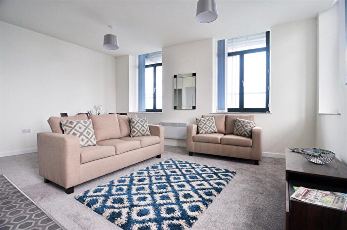 2 Bedroom Flat To Rent In Manor Row, City Centre, Bradford, BD1