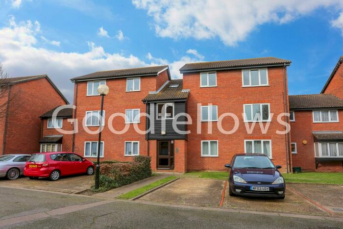 1 Bedroom Flat To Rent In Firs Close, Mitcham, Surrey, CR4