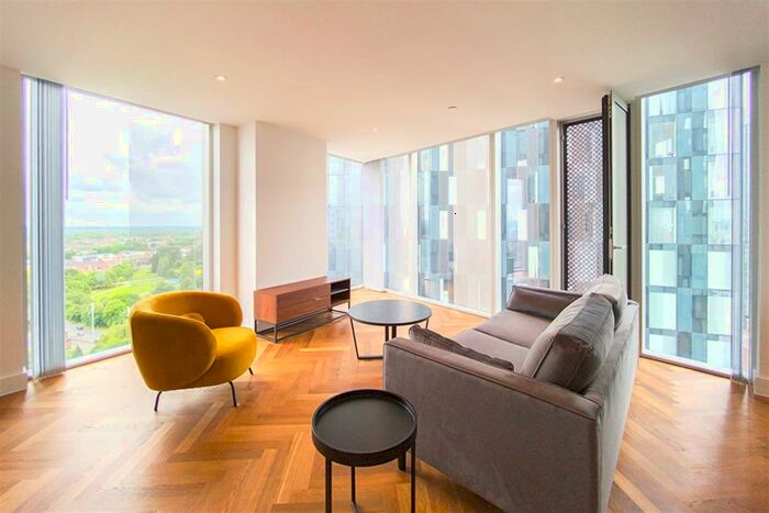 2 Bedroom Apartment To Rent In East Tower, Owen Street, M15