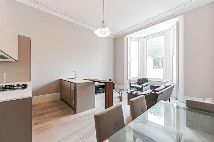 2 Bedroom Flat To Rent In Gloucester Road, South Kensington, London, SW7