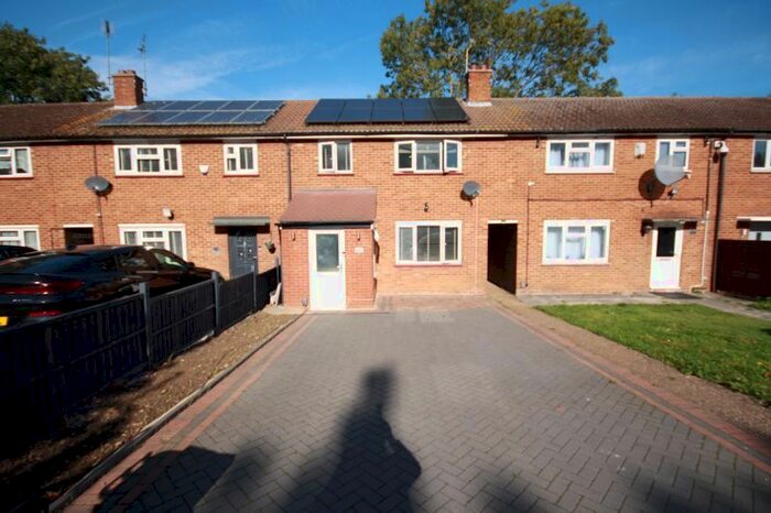 3 Bedroom Terraced House For Sale In Dabbs Hill Lane, Northolt, UB5