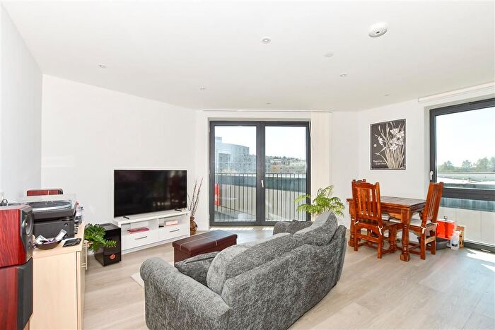 2 Bedroom Flat For Sale In Saunders Park View, Brighton, East Sussex, BN2