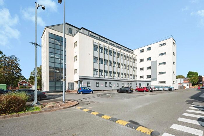 1 Bedroom Flat For Sale In High Street, Kingswinford, DY6