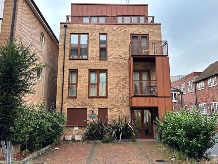 1 Bedroom Flat To Rent In Cottage Place, CM1