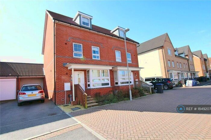 4 Bedroom Semi-Detached House To Rent In Worthing, Worthing, BN13