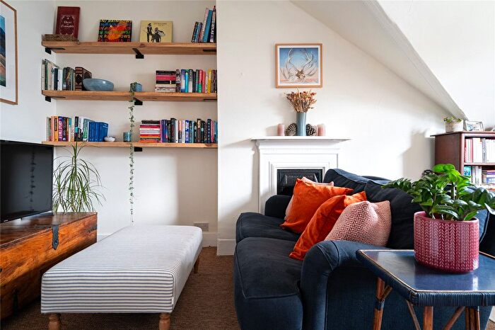 1 Bedroom Flat For Sale In Deronda Road, London, SE24
