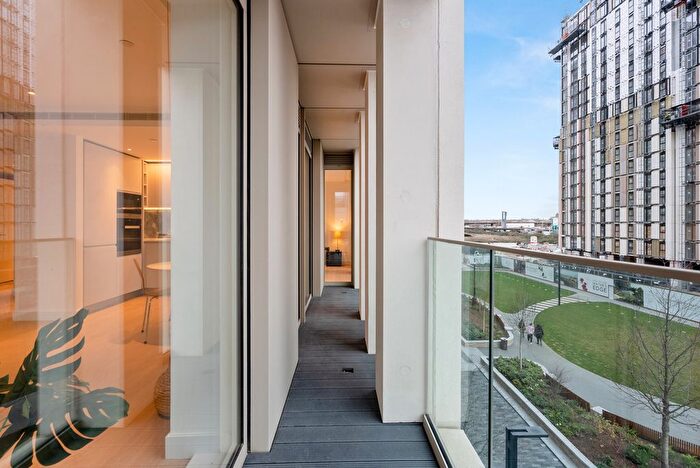 2 Bedroom Flat To Rent In White City Living, London, W12