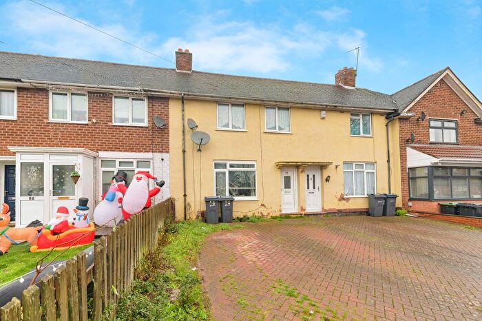 3 Bedroom Semi Detached House For Sale In South Roundhay, Birmingham, B33