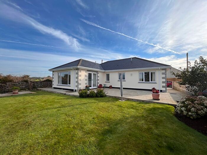 4 Bedroom Bungalow To Rent In Anjarden, Gweal Folds, Helston, TR13
