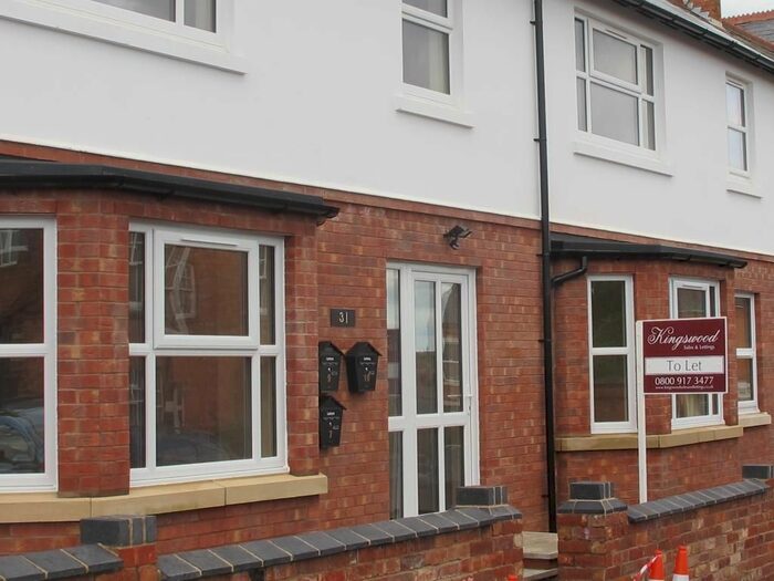 1 Bedroom Flat To Rent In Kingsley Avenue, Daventry, NN11