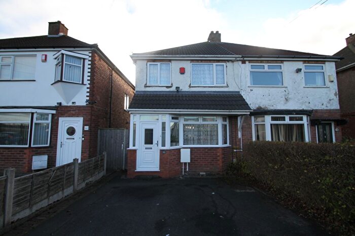 3 Bedroom Semi Detached House For Sale In Delhurst Road, Great Barr, Birmingham, B44