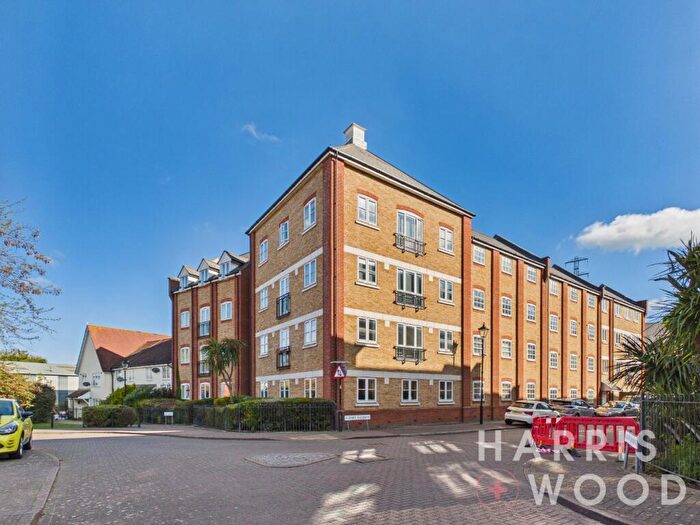 2 Bedroom Flat For Sale In Albany Gardens, Colchester, Essex, CO2