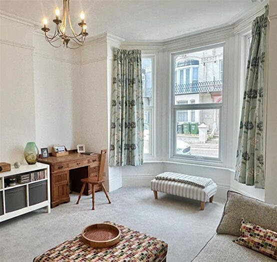 1 Bedroom Flat For Sale In Wilton Road, Bexhill-On-Sea, TN40