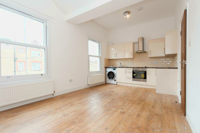 1 Bedroom Apartment To Rent In Bellenden Road, London, SE15