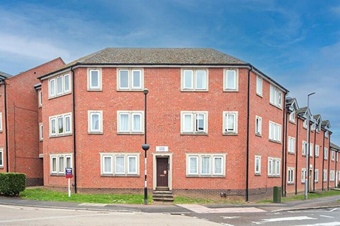 2 Bedroom Flat For Sale In High Street, Rothwell, Kettering, NN14