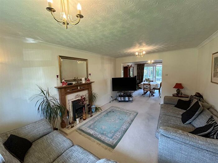 4 Bedroom Detached House For Sale In Boulton Close, Malkins Bank, Sandbach, CW11