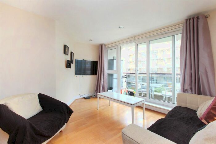 2 Bedroom Flat To Rent In Bluewater House, Smugglers Way, SW18