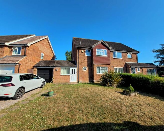 3 Bedroom Semi-Detached House To Rent In Charwood Road, Wokingham, RG40