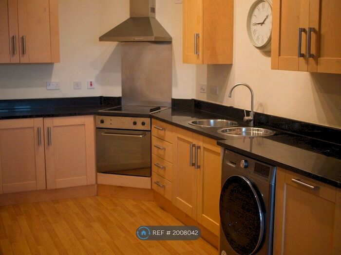2 Bedroom Flat To Rent In Burgess House, Leicester, LE1