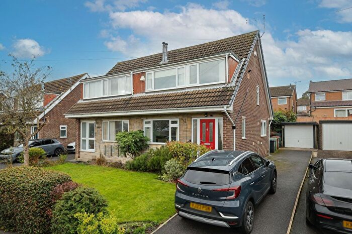 3 Bedroom Detached House For Sale In Kenworthy Rise, Leeds, West Yorkshire, LS16