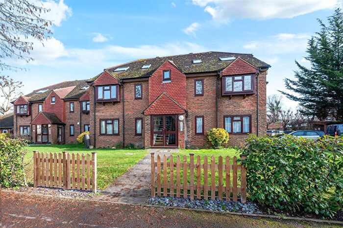 2 Bedroom Flat For Sale In Chandlers Court, Holmwood Gardens, SM6