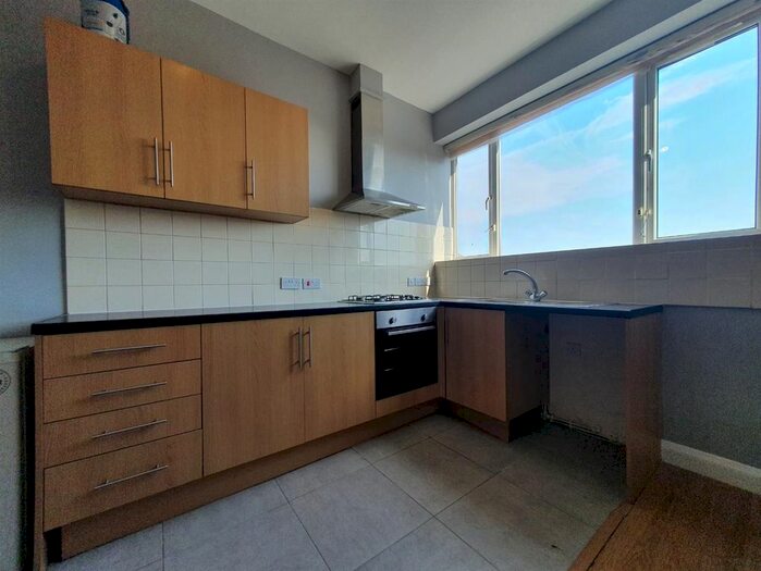 1 Bedroom Flat To Rent In High Street, Slough, SL1