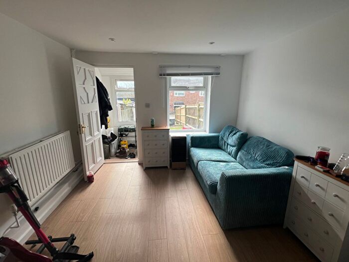 2 Bedroom Property To Rent In Rye Road, Hastings, TN35