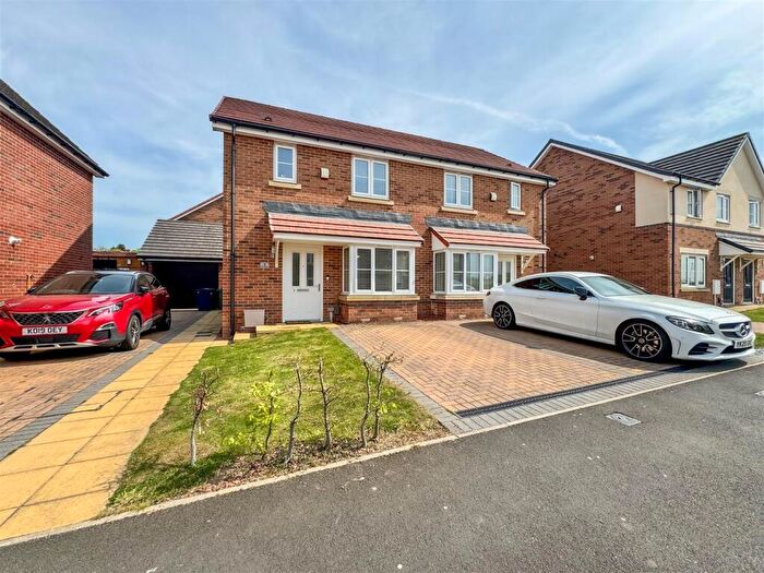 2 Bedroom Semi-Detached House For Sale In Glenridding Close, Low Fell, Gateshead, NE9
