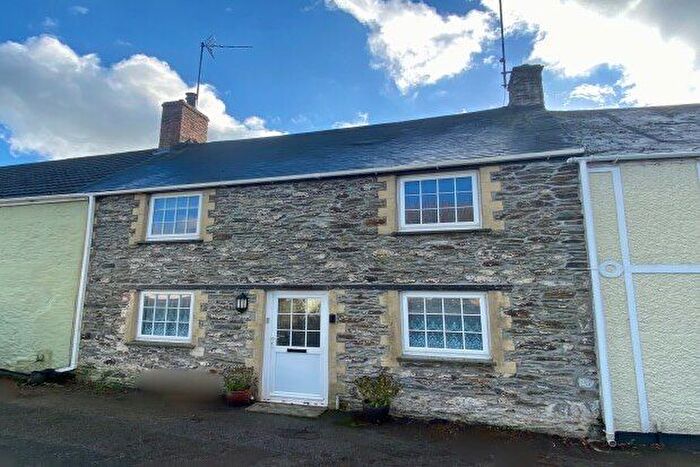 2 Bedroom Cottage To Rent In Fore Street, Truro, TR2