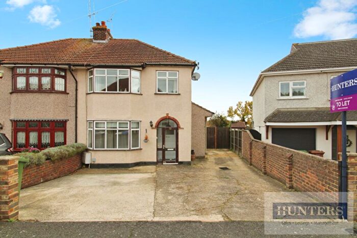 3 Bedroom Semi Detached House To Rent In Inglewood Road, Bexleyheath, Kent, DA7