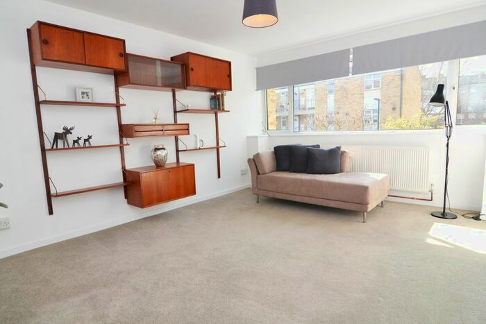 3 Bedroom Detached House To Rent In North Place, Teddington, Middlesex, TW11