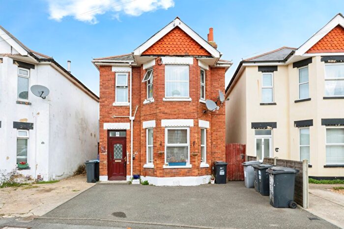 2 Bedroom Flat For Sale In Stewart Road, Bournemouth, BH8