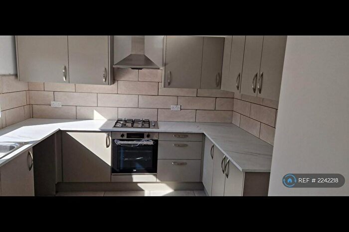 3 Bedroom End Of Terrace House To Rent In Sandringham Road, Rainham, Gillingham, ME8