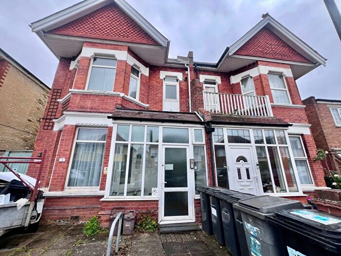 Studio To Rent In Grosvenor Gardens, Bournemouth, BH1