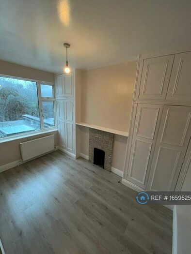 2 Bedroom Flat To Rent In Braemar Avenue, London, NW10