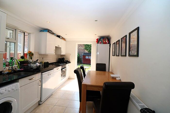 4 Bedroom Terraced House To Rent In Grovedale Road, London, N19