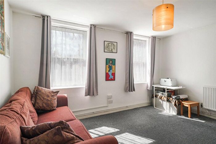 3 Bedroom Flat For Sale In Mcmorran House, Chambers Road, London, N7
