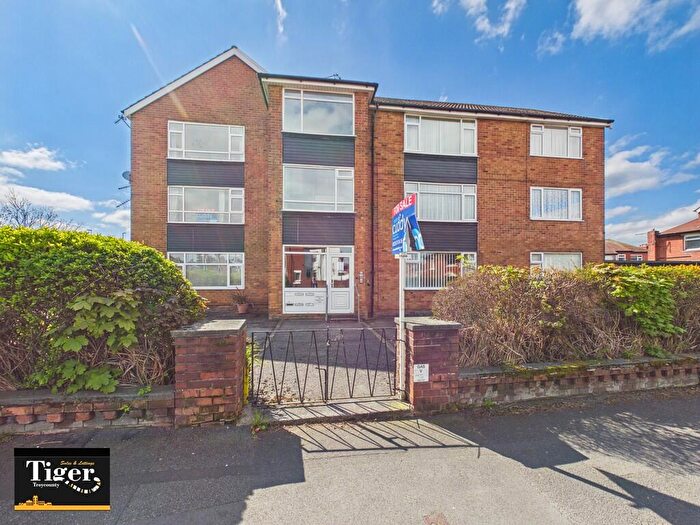 2 Bedroom Flat For Sale In Warbreck Hill Road, Blackpool, FY2