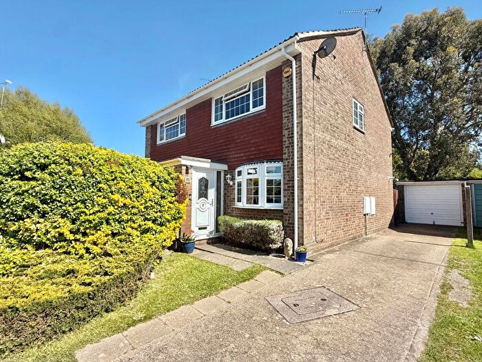 2 Bedroom Semi-Detached House For Sale In Capella Gardens, Dibden, SO45