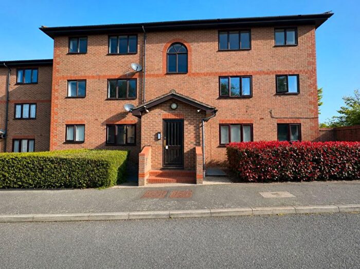 1 Bedroom Flat For Sale In Winston Close, Greenhithe, DA9