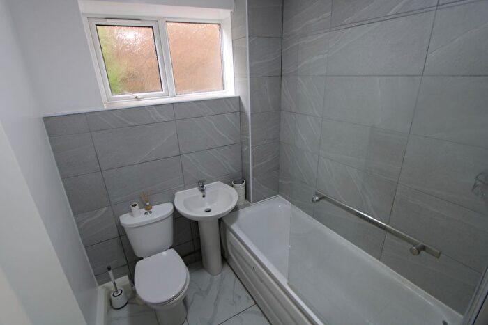 2 Bedroom Flat To Rent In Elmwood Road, Croydon, CR0