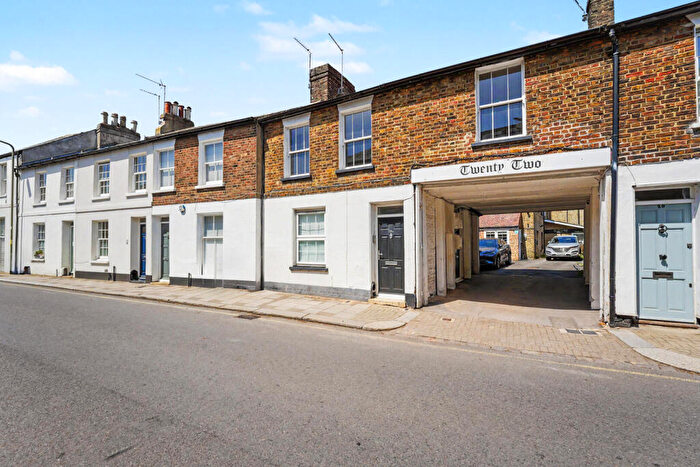 2 Bedroom Flat For Sale In Union Street, Barnet, EN5