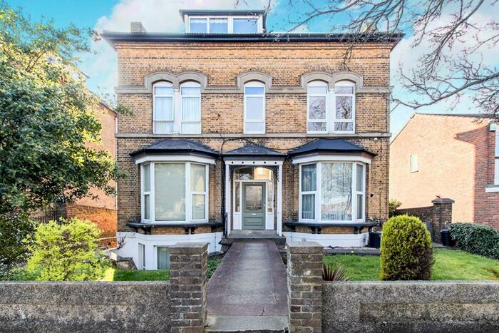 1 Bedroom Flat To Rent In Glen View, Gravesend, Kent, DA12