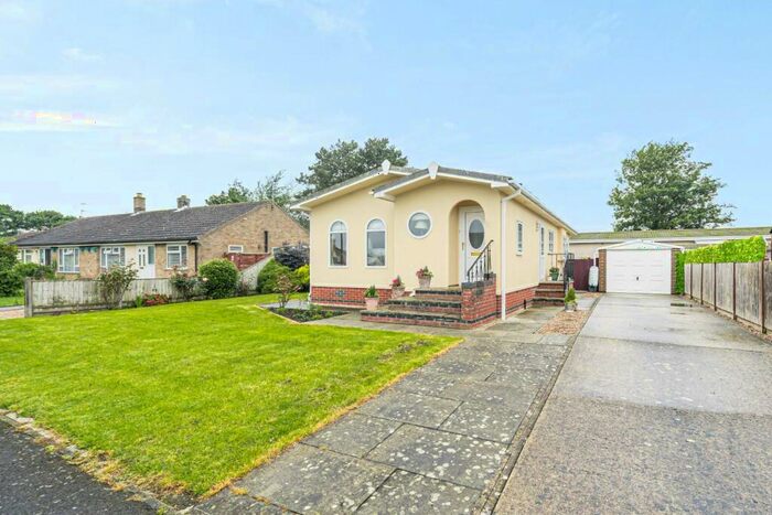 2 Bedroom Park Home For Sale In Churchill Drive, Martin Dales, Woodhall Spa, LN10