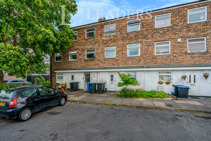 2 Bedroom Maisonette To Rent In Rivermill, Harlow, CM20