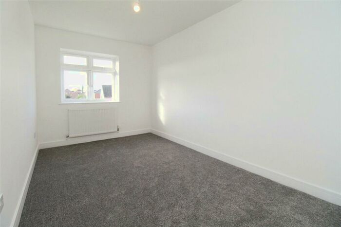 2 Bedroom Semi-Detached House For Sale In Junction Road, Totton, Southampton, Hampshire, SO40