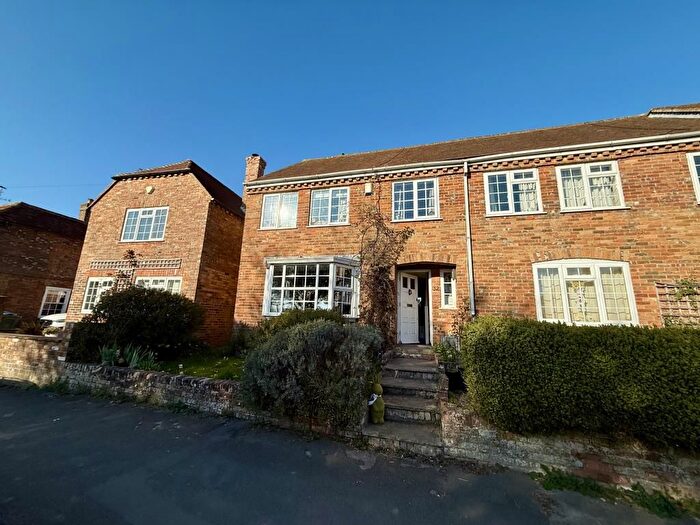 3 Bedroom Terraced House To Rent In Windmill Street, Brill, HP18