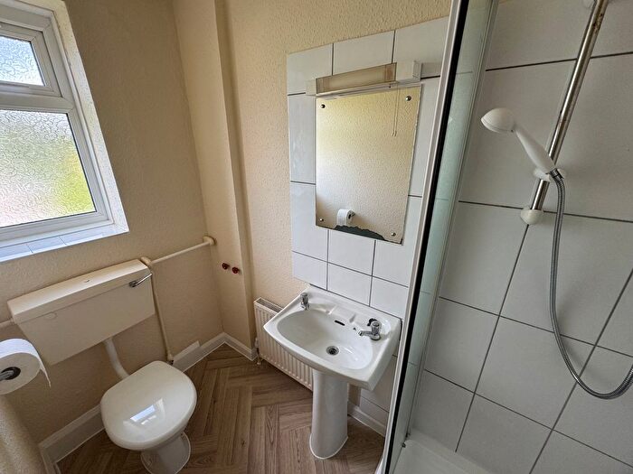 1 Bedroom Flat To Rent In Marine Park, Preston, Paignton, TQ3
