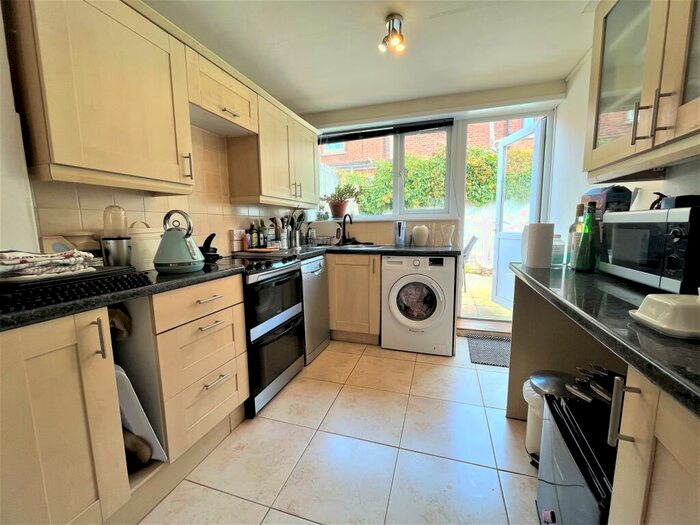 3 Bedroom House To Rent In East John Walk, Exeter, EX1